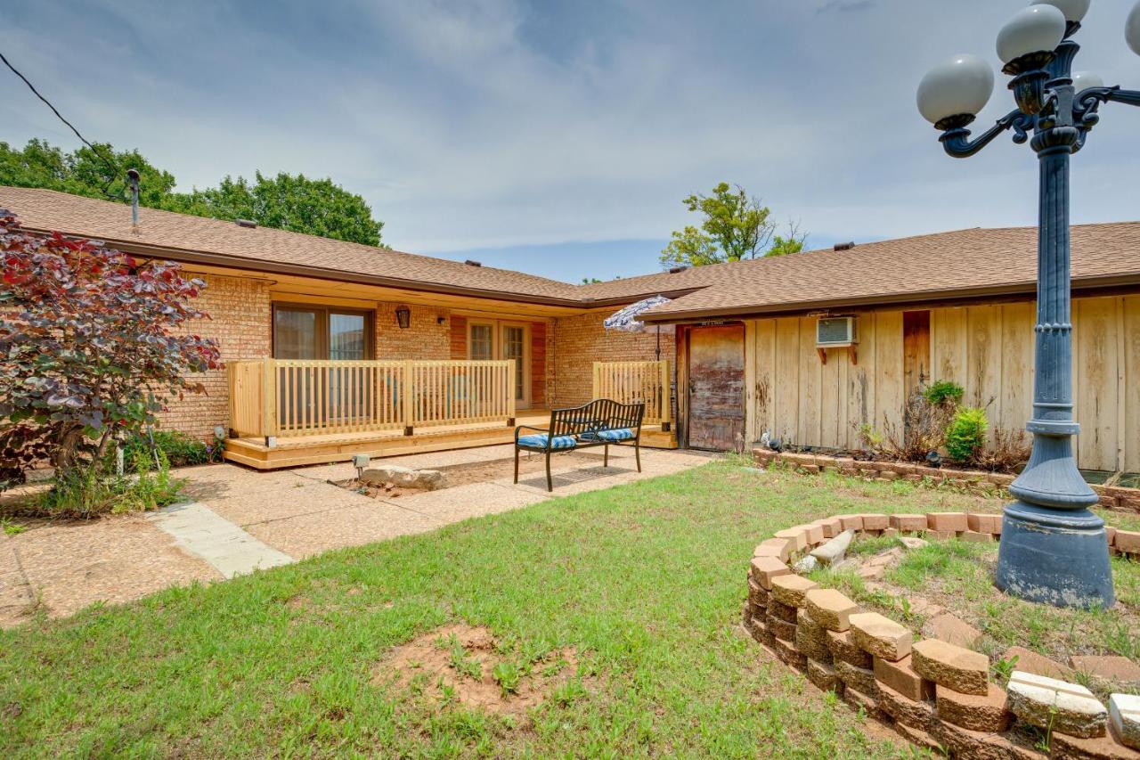 Lawton Home With Deck, Near Casinos And Museums! Exterior photo