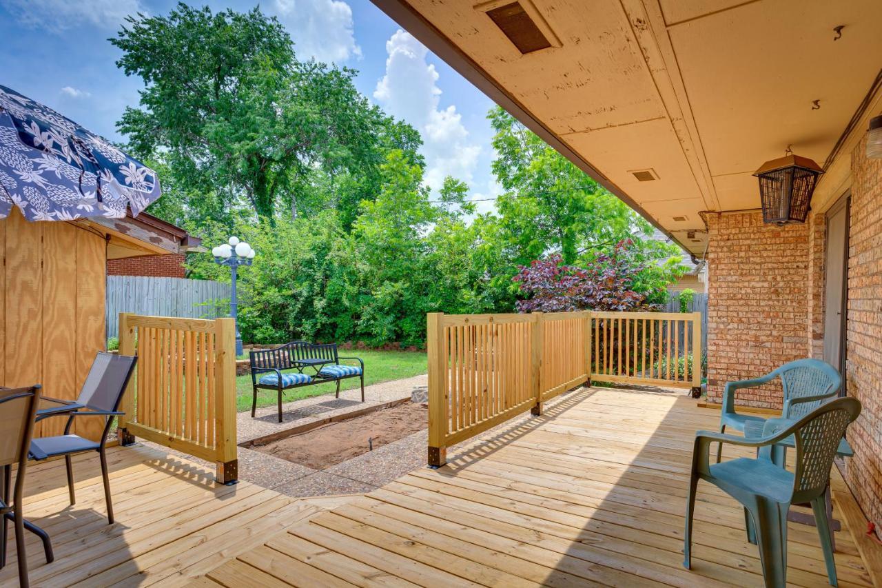 Lawton Home With Deck, Near Casinos And Museums! Exterior photo